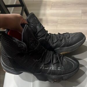 Nike Black men’s basketball Shoes